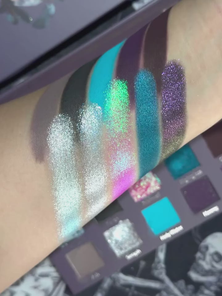 NOIRICORN × @easy.ber SANCTUM BLOOM Eyeshadow Palette